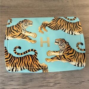 HOURGLASS-AMBIENT Lighting Edit Unlocked -Tiger 
New without box